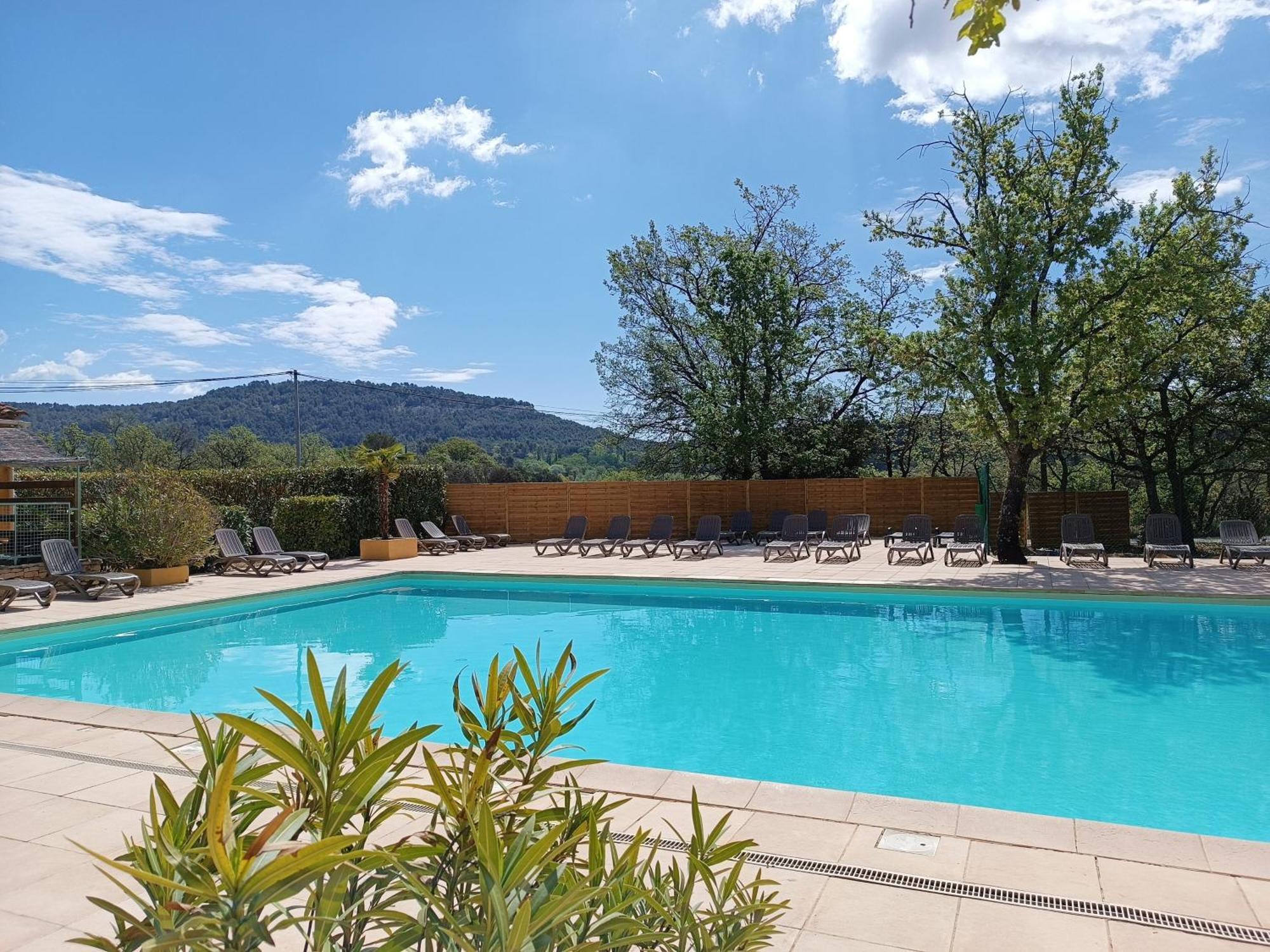 Domaine Les Chênes Blancs Hotel Saint-Saturnin-d'Apt Exterior foto