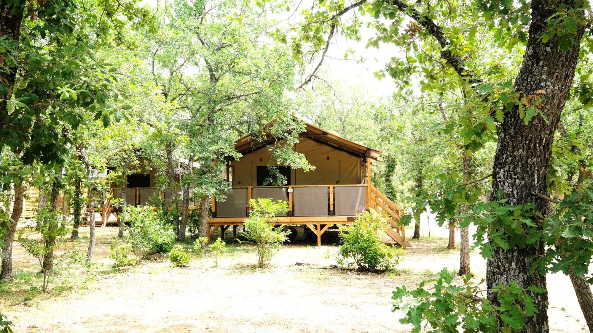 Domaine Les Chênes Blancs Hotel Saint-Saturnin-d'Apt Exterior foto